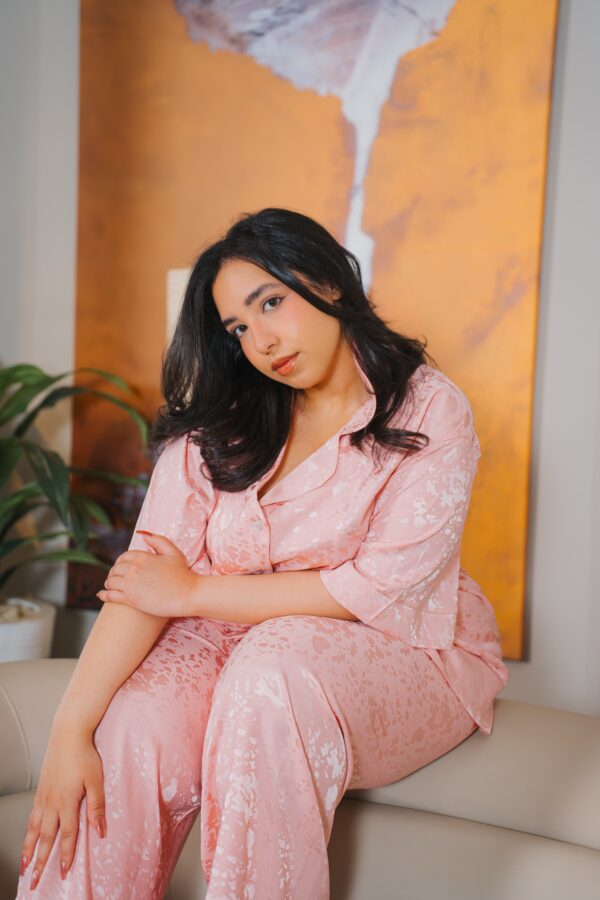 Daze Signature in Pink - Image 4