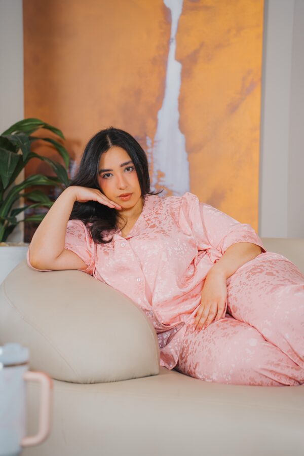 Daze Signature in Pink