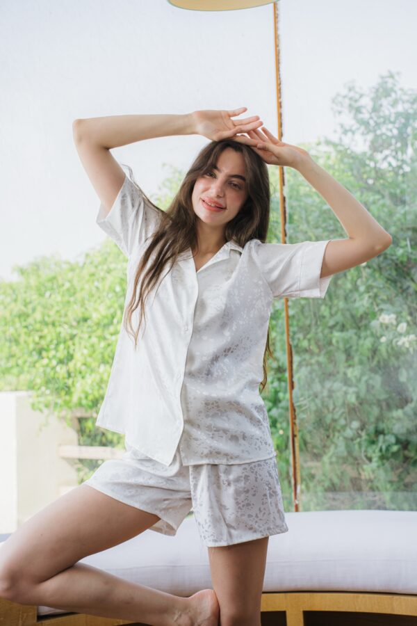 Daze Signature in White - Image 6
